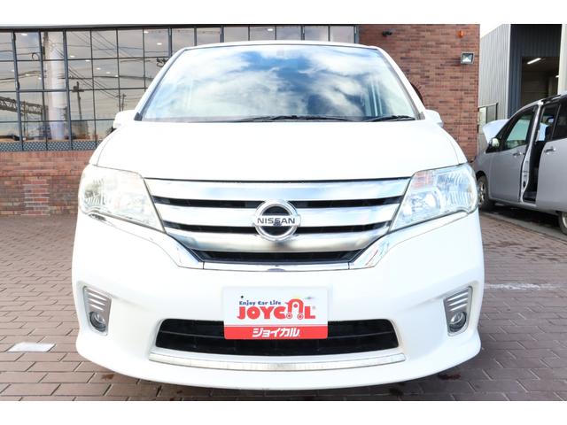 セレナ ハイウェイスター　走行距離無制限１年保証　車検整備付き　ナビ　Ｂカメラ　ＡＷ　クルーズコントロール　スマートキ―　Ｐスタート　ＥＴＣ　オートライト　ガラスルーフ　３列シート（4枚目）