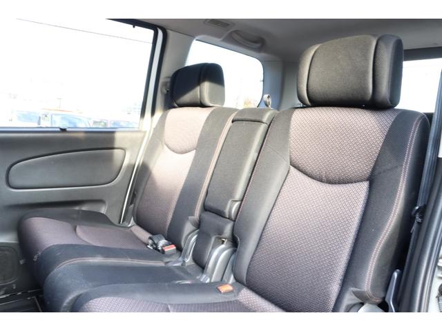 セレナ ハイウェイスター　走行距離無制限１年保証　車検整備付き　ナビ　Ｂカメラ　ＡＷ　クルーズコントロール　スマートキ―　Ｐスタート　ＥＴＣ　オートライト　ガラスルーフ　３列シート（12枚目）