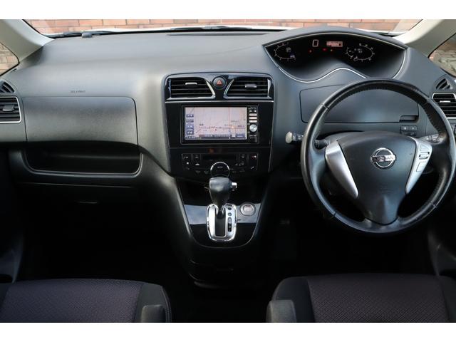 セレナ ハイウェイスター　走行距離無制限１年保証　車検整備付き　ナビ　Ｂカメラ　ＡＷ　クルーズコントロール　スマートキ―　Ｐスタート　ＥＴＣ　オートライト　ガラスルーフ　３列シート（16枚目）