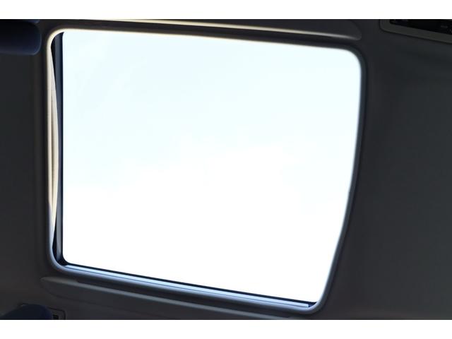 セレナ ハイウェイスター　走行距離無制限１年保証　車検整備付き　ナビ　Ｂカメラ　ＡＷ　クルーズコントロール　スマートキ―　Ｐスタート　ＥＴＣ　オートライト　ガラスルーフ　３列シート（28枚目）