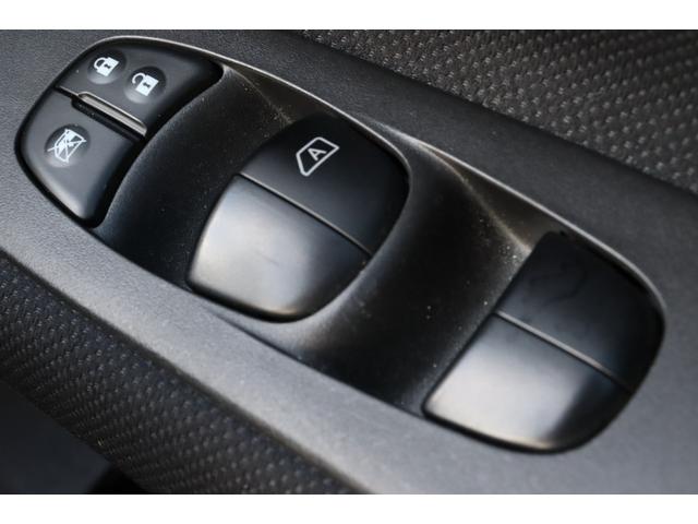 セレナ ハイウェイスター　走行距離無制限１年保証　車検整備付き　ナビ　Ｂカメラ　ＡＷ　クルーズコントロール　スマートキ―　Ｐスタート　ＥＴＣ　オートライト　ガラスルーフ　３列シート（33枚目）