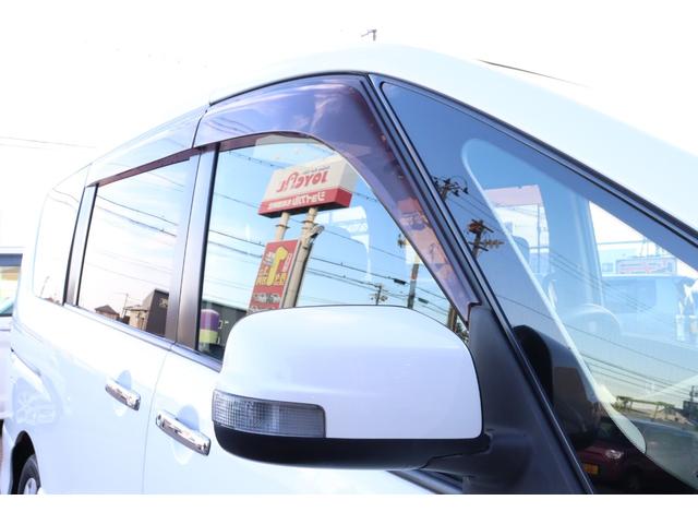 セレナ ハイウェイスター　走行距離無制限１年保証　車検整備付き　ナビ　Ｂカメラ　ＡＷ　クルーズコントロール　スマートキ―　Ｐスタート　ＥＴＣ　オートライト　ガラスルーフ　３列シート（38枚目）