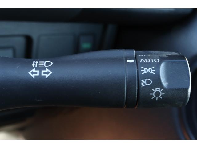 ランディ ２．０Ｘ　Ｓ－ハイブリッド　保証付　車検整備付　社外ＡＷ　クルーズコントロール　スマートキ―　Ｐスタート　盗難防止システム　電格ミラー　オートライト　３列シート（22枚目）