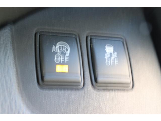 ランディ ２．０Ｘ　Ｓ－ハイブリッド　保証付　車検整備付　社外ＡＷ　クルーズコントロール　スマートキ―　Ｐスタート　盗難防止システム　電格ミラー　オートライト　３列シート（28枚目）