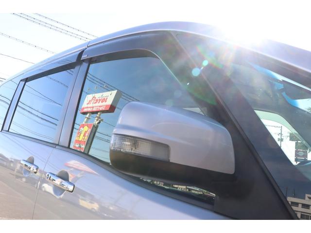 ランディ ２．０Ｘ　Ｓ－ハイブリッド　保証付　車検整備付　社外ＡＷ　クルーズコントロール　スマートキ―　Ｐスタート　盗難防止システム　電格ミラー　オートライト　３列シート（30枚目）