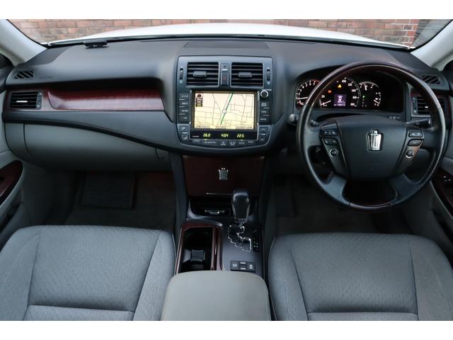 クラウン ロイヤルサルーン 保証付車検整備付き ナビ Bカメラ スマートキ― 本革シート パワーシート ETC Pスタート オートライト(13枚目)