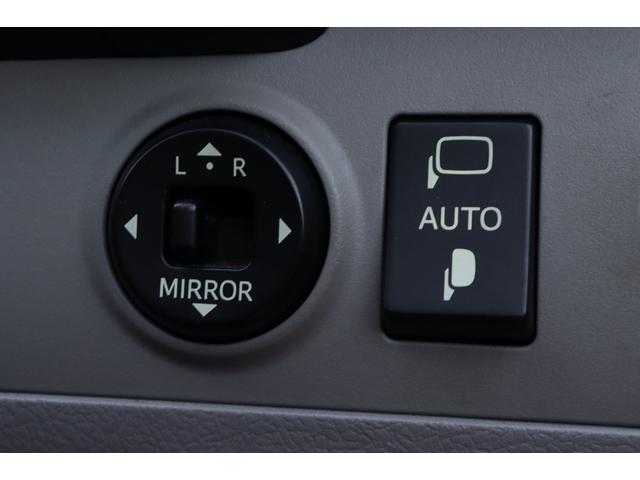 クラウン ロイヤルサルーン 保証付車検整備付き ナビ Bカメラ スマートキ― 本革シート パワーシート ETC Pスタート オートライト(29枚目)