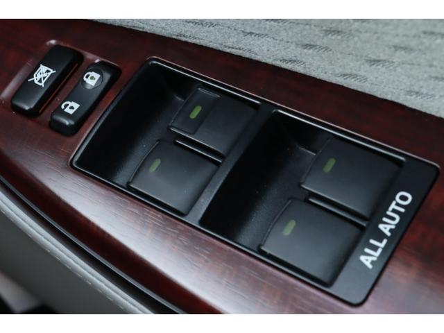 クラウン ロイヤルサルーン 保証付車検整備付き ナビ Bカメラ スマートキ― 本革シート パワーシート ETC Pスタート オートライト(30枚目)