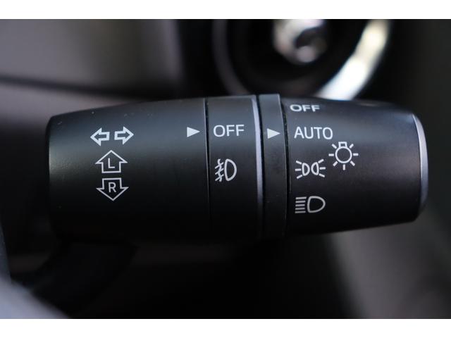 オートライト装備で、トンネル走行等もラクラク♪