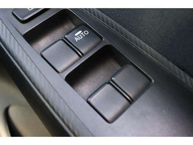 パワーウィンドウで窓の開閉もボタン一つ！ウィンドウロックも付いているので、誤作動の心配もありません。