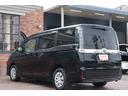 ヴォクシー Ｘ　走行距離無制限　１年保証　車検整備付き　ナビ　ＴＶ　Ｂカメラ　両側電動スライドドア　ＬＥＤヘッドライト　キーレス　ＥＴＣ　３列シート　ウォークスルー（6枚目）