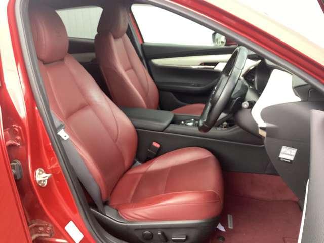 ＭＡＺＤＡ３ファストバック １５Ｓ　１００周年　特別記念車　ＡＷＤ　ＢＯＳＥ　ナビ　３６０°ビューモニター　ＥＴＣ（11枚目）