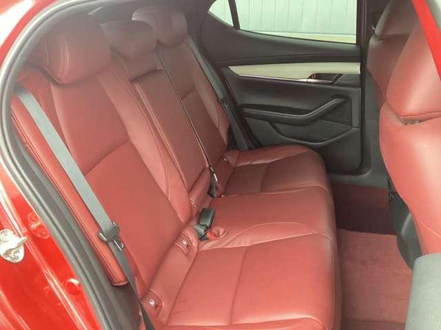 ＭＡＺＤＡ３ファストバック １５Ｓ　１００周年　特別記念車　ＡＷＤ　ＢＯＳＥ　ナビ　３６０°ビューモニター　ＥＴＣ（12枚目）