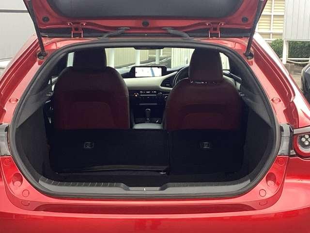 ＭＡＺＤＡ３ファストバック １５Ｓ　１００周年　特別記念車　ＡＷＤ　ＢＯＳＥ　ナビ　３６０°ビューモニター　ＥＴＣ（14枚目）