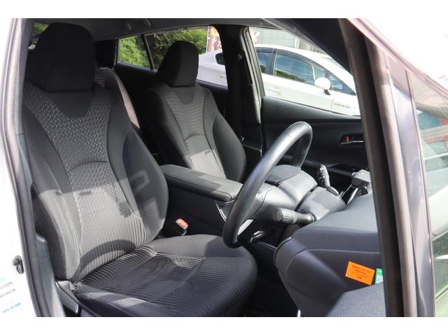 プリウス Ｓ　４ＷＤ　車検整備付　１年保証付　走行距離無制限　スマートキー　クルーズコントロール　ＥＴＣ　オートライト　電格ミラー　フォグランプ　ナビ　ＣＤ　ＤＶＤ再生　Ｂカメラ（10枚目）