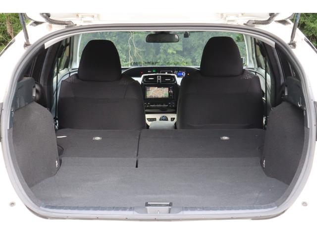 プリウス Ｓ　４ＷＤ　車検整備付　１年保証付　走行距離無制限　スマートキー　クルーズコントロール　ＥＴＣ　オートライト　電格ミラー　フォグランプ　ナビ　ＣＤ　ＤＶＤ再生　Ｂカメラ（14枚目）