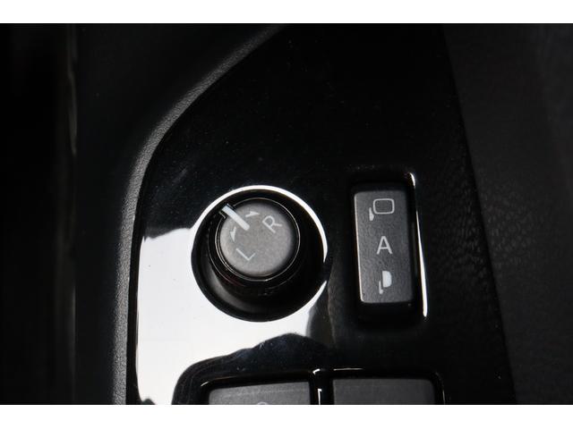 プリウス Ｓ　４ＷＤ　車検整備付　１年保証付　走行距離無制限　スマートキー　クルーズコントロール　ＥＴＣ　オートライト　電格ミラー　フォグランプ　ナビ　ＣＤ　ＤＶＤ再生　Ｂカメラ（26枚目）