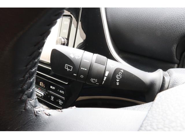 プリウス Ｓ　４ＷＤ　車検整備付　１年保証付　走行距離無制限　スマートキー　クルーズコントロール　ＥＴＣ　オートライト　電格ミラー　フォグランプ　ナビ　ＣＤ　ＤＶＤ再生　Ｂカメラ（28枚目）