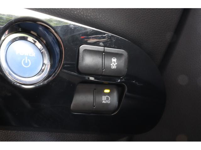 プリウス Ｓ　４ＷＤ　車検整備付　１年保証付　走行距離無制限　スマートキー　クルーズコントロール　ＥＴＣ　オートライト　電格ミラー　フォグランプ　ナビ　ＣＤ　ＤＶＤ再生　Ｂカメラ（33枚目）