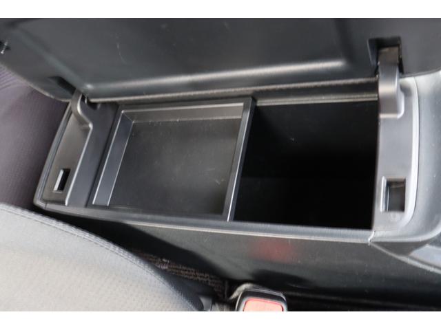 プリウス Ｓ　４ＷＤ　車検整備付　１年保証付　走行距離無制限　スマートキー　クルーズコントロール　ＥＴＣ　オートライト　電格ミラー　フォグランプ　ナビ　ＣＤ　ＤＶＤ再生　Ｂカメラ（37枚目）
