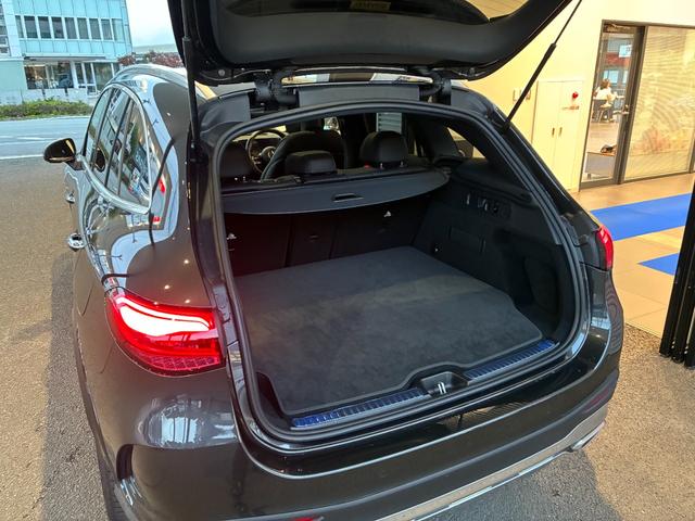 ＧＬＣ ＧＬＣ３５０ｅ　４Ｍポーツ　エディションスター　ＧＬＣ３５０ｅ　４ＭＡＴＩＣスポーツ　エディションスター／パノラミックスライディングルーフ／ＡＭＧレザーエクスクルーシブパッケージ／ＭＰ２０２５０１／メモリー付きパワーシート（7枚目）