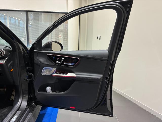 ＧＬＣ ＧＬＣ３５０ｅ　４Ｍポーツ　エディションスター　ＧＬＣ３５０ｅ　４ＭＡＴＩＣスポーツ　エディションスター／パノラミックスライディングルーフ／ＡＭＧレザーエクスクルーシブパッケージ／ＭＰ２０２５０１／メモリー付きパワーシート（16枚目）