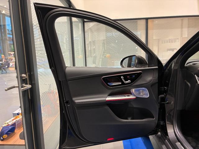ＧＬＣ ＧＬＣ３５０ｅ　４Ｍポーツ　エディションスター　ＧＬＣ３５０ｅ　４ＭＡＴＩＣスポーツ　エディションスター／パノラミックスライディングルーフ／ＡＭＧレザーエクスクルーシブパッケージ／ＭＰ２０２５０１／メモリー付きパワーシート（18枚目）