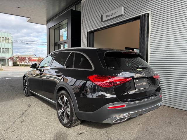 Ｃクラスオールテレイン Ｃ２２０ｄ　４マチック　オールテレイン　レザーエクスクルーシブパッケージ／Ｂｕｒｍｅｓｔｅｒ／メモリー付きパワーシート／パノラミックスライディングルーフ／ヘッドアップディスプレイ（5枚目）