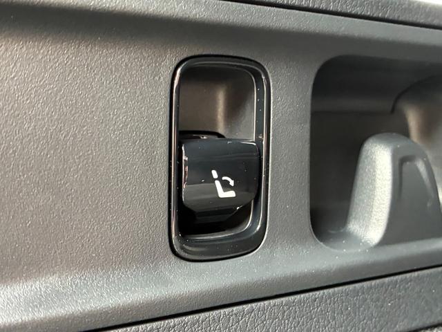 Ｃクラスオールテレイン Ｃ２２０ｄ　４マチック　オールテレイン　レザーエクスクルーシブパッケージ／Ｂｕｒｍｅｓｔｅｒ／メモリー付きパワーシート／パノラミックスライディングルーフ／ヘッドアップディスプレイ（9枚目）