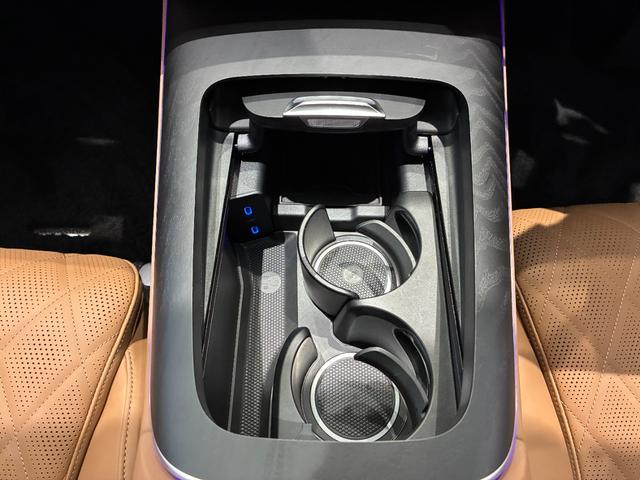 Ｅクラスオールテレイン Ｅ２２０ｄ　４マチック　オールテレイン　Ｅ２２０ｄ　４マチック　オールテレイン（５名）／アドバンスドＰＫＧ／デジタルインテリアパッケージ／レザーエクスクルーシブパッケージ／ベンチレーション／シートヒーター／パノラミックスライディングルーフ（37枚目）