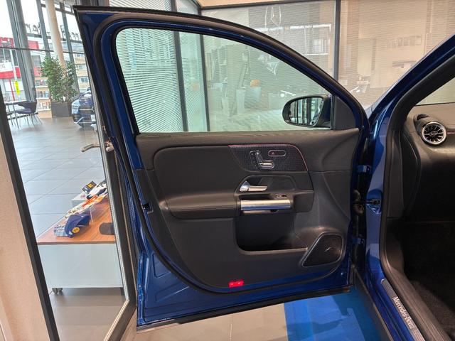 ＧＬＡクラス ＧＬＡ２００ｄ　４ＭＡＴＩＣ　ＡＭＧレザエクスクルーシブＰ　ＡＭＧラインＰＫ／ＡＭＧレザーＥＸＰＫ／コンフォートＰＫ／スペクトラルブルー／ＭＰ２０２５０２（19枚目）