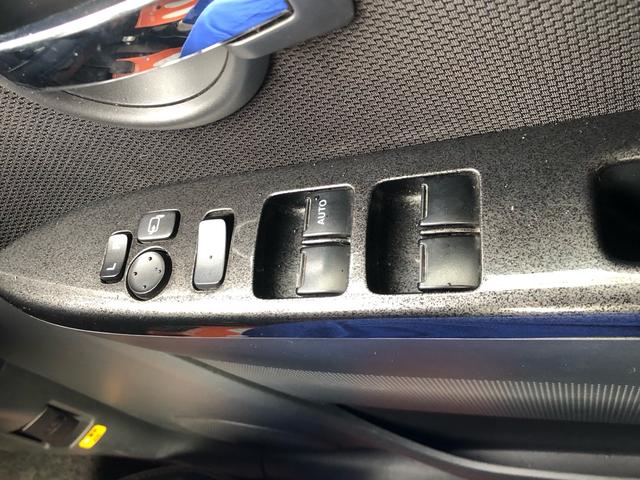 ワゴンR スティングレーT フルフラットシート 盗難防止 パワーウインドウ 運転席助手席エアバッグ キーレスエントリー 衝突安全ボディ パワステ ベンチシート エアバック 4WD エアコン シートヒーター スマートエントリー(15枚目)