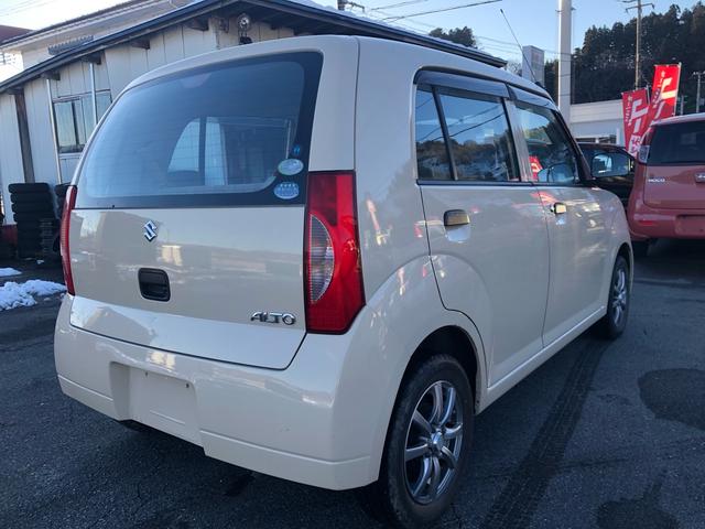 アルト Ｅ　パワーウィンドウ　パワーステアリング　助手席エアバッグ　衝突安全ボディ　エアコン　運転席エアバッグ　ＣＤプレーヤー（4枚目）