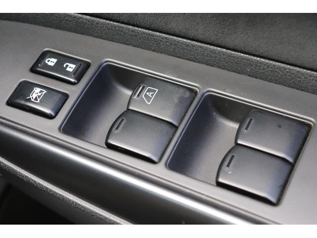 ノート ニスモ　Ｓ　５速ＭＴ　保証付き　走行距離無制限　１年保証車検整備付き（28枚目）