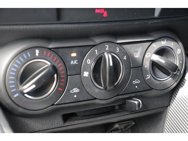 デミオ １３Ｓ　走行距離無制限　１年保証　車検整備付き（27枚目）