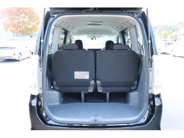 ヴォクシー ＺＳ　煌　保証付車検整備付　ＥＴＣ／Ｂカメラ／両側電動スライド／３列シート／電格ミラー（9枚目）