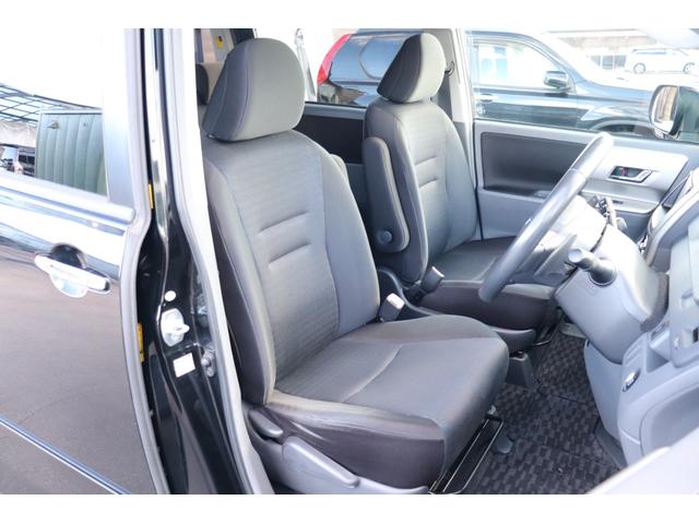 ヴォクシー ＺＳ　煌　保証付車検整備付　ＥＴＣ／Ｂカメラ／両側電動スライド／３列シート／電格ミラー（11枚目）