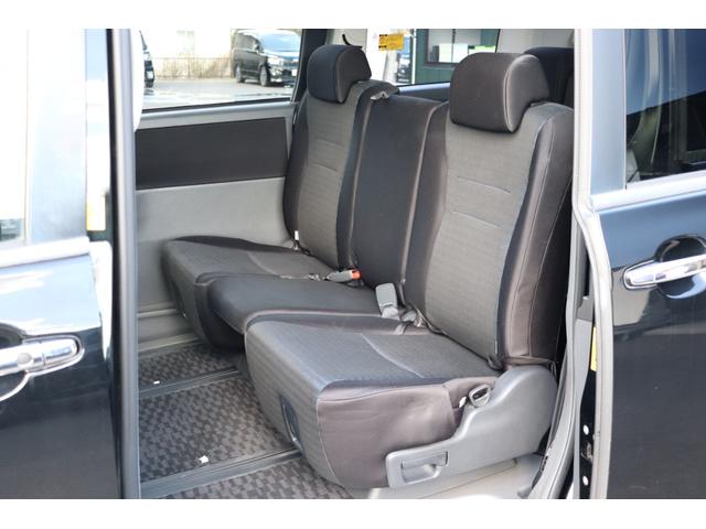 ヴォクシー ＺＳ　煌　保証付車検整備付　ＥＴＣ／Ｂカメラ／両側電動スライド／３列シート／電格ミラー（13枚目）
