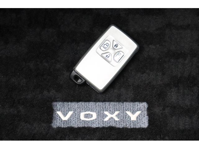 ヴォクシー ＺＳ　煌　保証付車検整備付　ＥＴＣ／Ｂカメラ／両側電動スライド／３列シート／電格ミラー（43枚目）