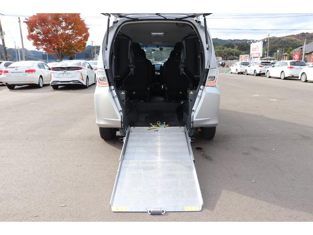 フリード Ｇ　車いす仕様車　３列シート　タイプ　３ヶ月３０００キロ保証　車検整備付き（9枚目）