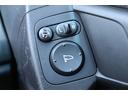 狭い駐車場などでもワンタッチ格納!!
