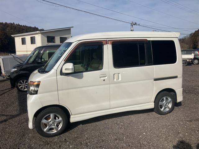 アトレーワゴン カスタムターボＲＳリミテッド　４ＷＤ　パワースライドドア　ＨＩＤヘッドライト　アルミ付きダンロップスタッドレスタイヤ（10枚目）