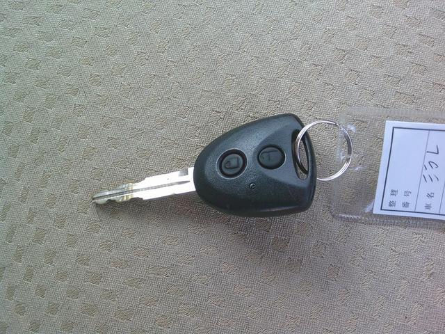 ミラ Ｌ　５速ＭＴ　キーレス　電格ミラー　ＣＤ　Ｗエアバック　純正バイザー（17枚目）