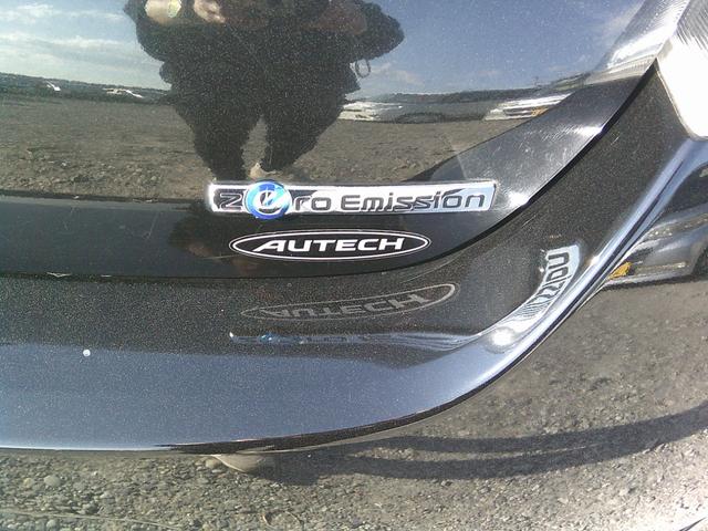 リーフ Ｘエアロスタイル　サンクスエディション（３０ｋｗｈ）　スマートキー　プッシュスタート　シートヒーター　ステアリングヒーター　オートライト　オートＡＣ　クルーズコントロール　アラウンドビューモニター　エマージェンシーブレーキ　ナビ　ＴＶ　Ｂｌｕｅｔｏｏｔｈ（24枚目）