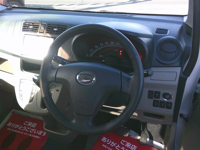 ムーヴ Ｘ　ＳＡ　スマートキー　プッシュスタート　スマートアシスト　アイドリングストップ　横滑り防止　ナビ　ＴＶ　Ｂｌｕｅｔｏｏｔｈ　ＡＷ　純正バイザー　オートエアコン　電格ミラー（7枚目）