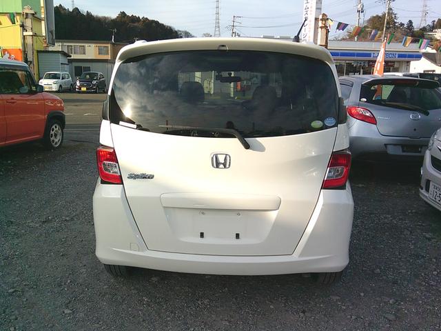 フリードスパイク Ｇ　ジャストセレクション　キーレス　オートエアコン　両側スライドドア　ＥＴＣ　電格ミラー　ＣＤ　ＡＷ　ドラレコ　バイザー　　Ｗエアバック（3枚目）