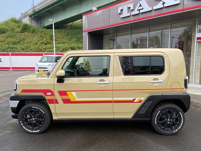 タフト Ｘ　ＤＡＭＤ　８０’ｓ　ヴィンテージストライプ仕様車／ダムド／フルセグ８インチＨＤＭＩ対応ナビ／オープンカントリーホワイトレター／衝突被害軽減ブレーキ／ＬＥＤヘッドライト／サイドステッカー／禁煙車（4枚目）