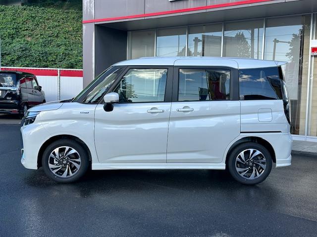 ソリオバンディット ハイブリッドＭＶ　登録済み未使用車　両側パワースライドドア　サーキュレーター　クルーズコントロール　シートヒーター　ＬＥＤライト　キーレス　オートエアコン　１５インチＡＷ　ピュアホワイトパール（4枚目）