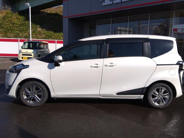 シエンタ Ｇ　フルセグナビ　Ｂｌｕｅｔｏｏｔｈ　バックカメラ　ドライブレコーダー前後　両側パワースライドドア　７人乗り　シートヒーター　ＥＴＣ　フォグランプ　オートエアコン　ホワイトパールクリスタルシャイン（4枚目）