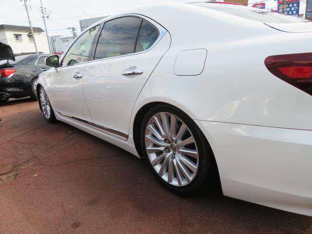 LS LS460 バージョンC Iパッケージ 後期モデル ロ―フォルム エアサスコントローラー 本革 HDDナビ フルセグTV バックモニター ブルトゥース対応 前後フルソナー 全ドアイージークローザー LEDヘッドライト クルーズコントロール(3枚目)